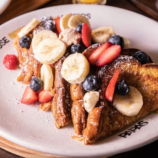 BERRIES FRENCH TOAST (3)